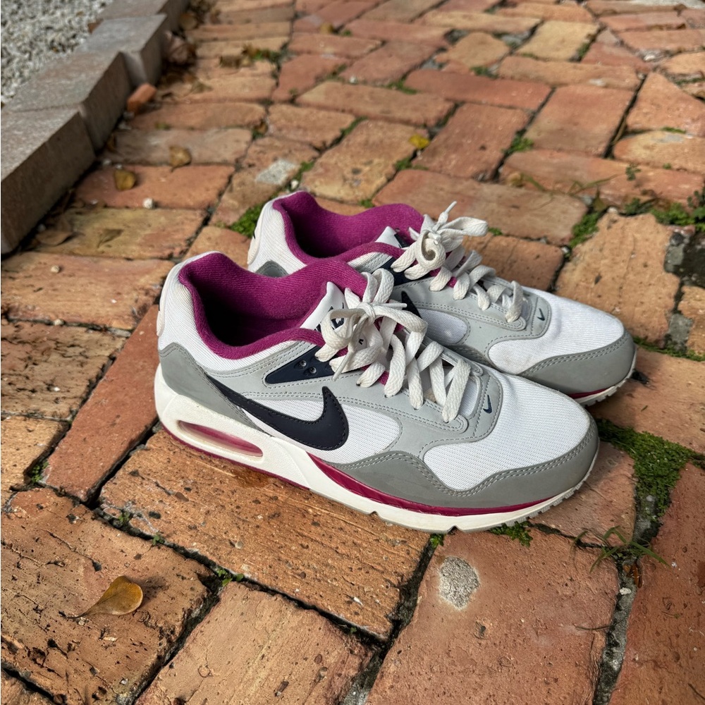 Nike AirMax Women's Size 9 Sneakers - White, Gray, and Purple